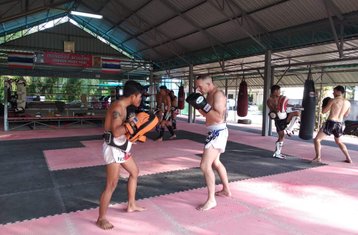 3-Maanden Betaalbare Muay Thai Training en Accommodatie in Ao Nang, Krabi, Thailand