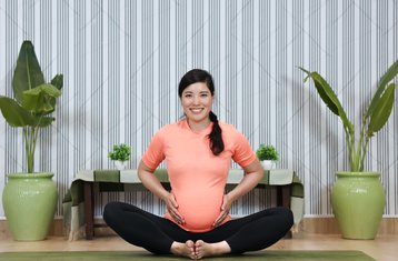 7 Tage 85-Stunden Prenatal- und Postnatal-Yogalehrer Ausbildung in Rishikesh, Indien