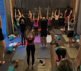 73 Daagse Soft Summer Stay met Yoga en Vegetarische Maaltijden in Château de Mazée, België - Photo 1