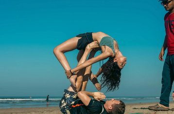 11 Tage 100-Stunden Multi Style Yogalehrer Ausbildung mit Aerial Yoga in Goa, Indien