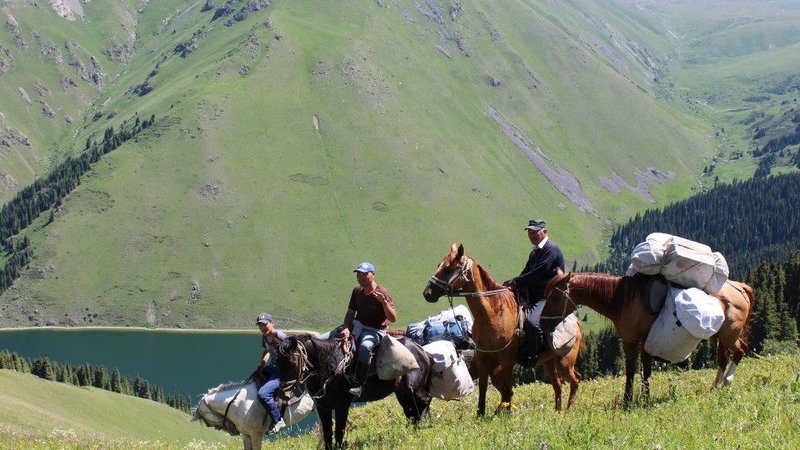 6 Day Fantastic Horse Riding Tour in Kyrgyzstan