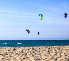 8 días de retiro de kitesurf y wing foil para mujeres con yoga en North Shore, Perú - Photo 4