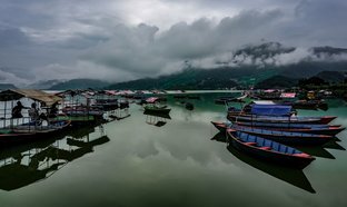 Phewa See Retreats und Reisen