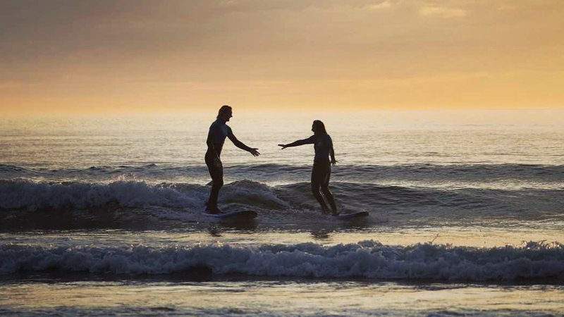 4 Day Luxury Beginner Surf Weekend in the North Coast of Scotland, UK