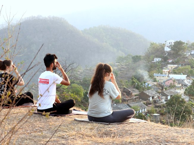 7 Day Ayurvedic Detox and Yoga Retreat in Rishikesh, India - Tripaneer.com