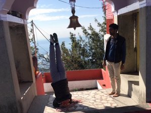 11 jours de formation de professeur de yoga et pranayama de 100 heures à Rishikesh, Inde