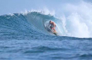 9 Tage Übernachtung und Surfen auf Leeren Wellen für Fortgeschrittene Surfer auf dem Thaa Atoll