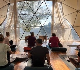 77 días de retiro de yoga y bienestar de lujo – vistas al mar, paddle surf y meditación en Ibiza, España - Photo 1