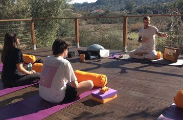 5 Day Botanical Watercolor Painting and Yoga Holiday in Algarve, Portugal