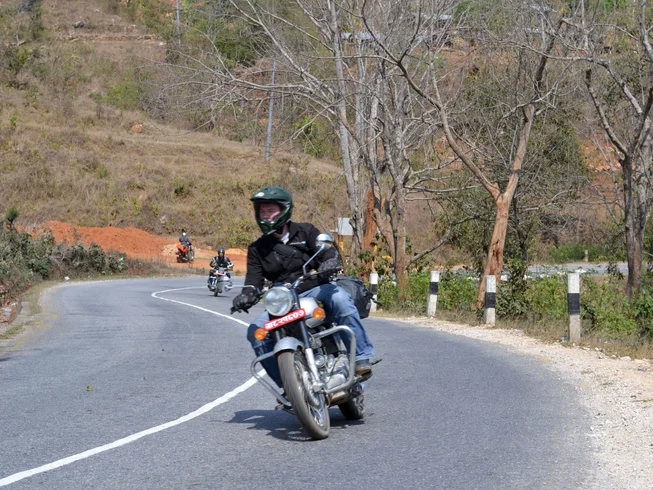 8 Day Guided Himalaya Motorbike Tour in Nepal photo 2