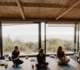 75 días de retiro de yoga estacional junto al mar en Mafra, Portugal - Photo 1