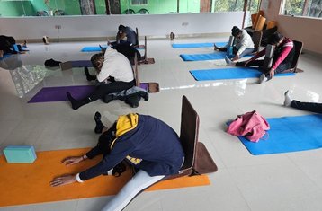 25 jours-200h en formation de professeur de yoga à Rishikesh, Inde