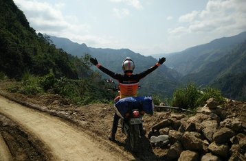 13 días de tour guiado en moto para descubrir las majestuosas montañas y los arrozales de Filipinas