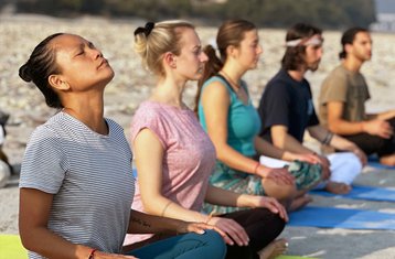 24-Daagse 200-Uurs Hatha-, Meditatie- en Kundalini Yogadocentenopleiding in India