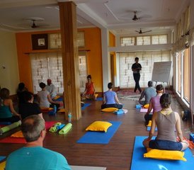 28 días de profesorado de yoga de 300 horas en plena naturaleza junto al Ganges sagrado en Rishikesh, India - Photo 2