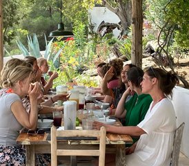 7 días de retiro de yoga y bienestar de lujo – vistas al mar, paddle surf y meditación en Ibiza, España - Photo 2