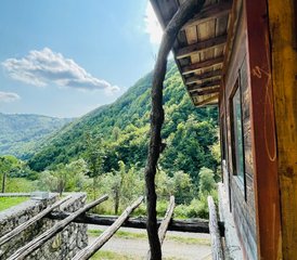 55 días de espacio compartido para vida pausada, yoga e intercambio creativo en Forno d'Ono, Italia - Photo 1