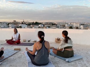 5 jours en stage de yoga pour ralentir en Tunisie : ateliers et énergie des chakras en bord de mer