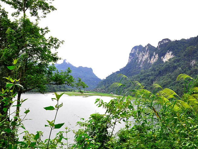 4 Day Northeast Motorbike Trails Vu Linh to Ba Be in Vietnam photo 7