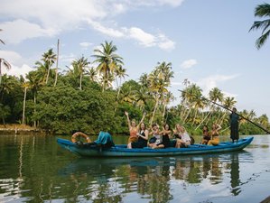 28 Tage 200-Stunden Günstige Ökonomische Vinyasa, Hatha Flow, Ayurveda Yoga TTC in Kerala, Varkala