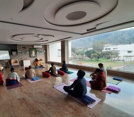 824 Tage 200-Stunden Yogalehrer Ausbildung in Rishikesh, Indien - Photo 1