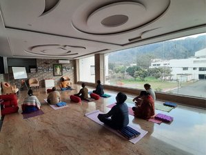 24-Daagse 200-uurs Yoga Docentenopleiding Rishikesh, India