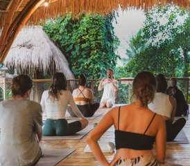 31 jours en formation de professeur avancée de hatha yoga 300h avec guérison sonore gratuite à Bali, Indonésie - Photo 2