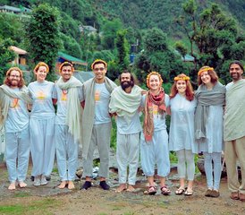 547 Tage 500-Stunden Vollständige Yogatherapie Yogalehrer Ausbildung in Dharamshala, Indien - Photo 1