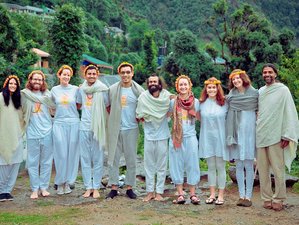 47-Daagse 500-urige Volledige Yogatherapie Docentenopleiding in Dharamshala, India