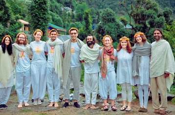 47 jours-500h en formation complète de professeur de yoga-thérapie à Dharamshala, Inde