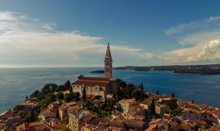 Cres  Retreats & Trips
