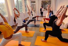 14 jours-100h en formation de professeur de yoga holistique à Rishikesh, Uttarakhand, Inde