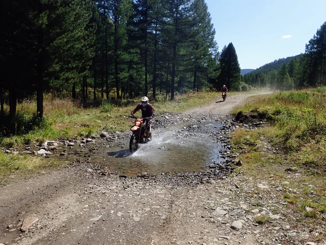 7 Day Easy Mongolia West Guided Enduro Motorcycle Tour with Ger Camping photo 9