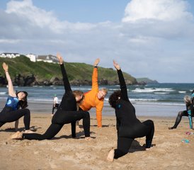 15 días de retiro de yoga con natación en aguas abiertas y rutas costeras entre semana en Cornualles, Reino Unido - Photo 1