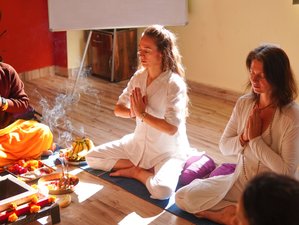 58 días de profesorado de yoga tradicional kundalini y equilibrio de chakras de 500 horas en Rishikesh, India