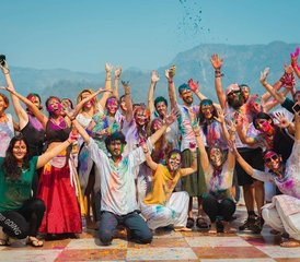 729 días de retiro de profesor de yoga avanzado Hatha, Ashtanga Vinyasa de 300 horas con sanación con sonido en Rishikesh, India - Photo 1