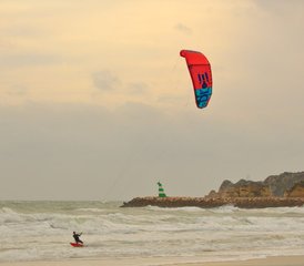 8 Day Kitesurf Camp with SUP Session in Lagos, Portugal - Photo 3