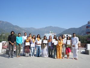 24 jours en formation de professeur de yoga multi-style, méditation et ayurveda 200h à Rishikesh, Inde
