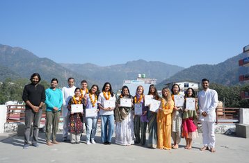 24 jours en formation de professeur de yoga multi-style, méditation et ayurveda 200h à Rishikesh, Inde