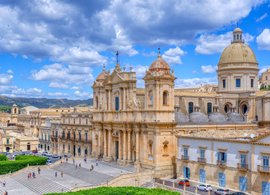 Noto Retreats und Reisen