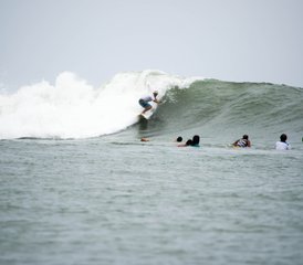 113 días de campamento de surf divertido en Mompiche, Provincia de Esmeraldas, Ecuador - Photo 1