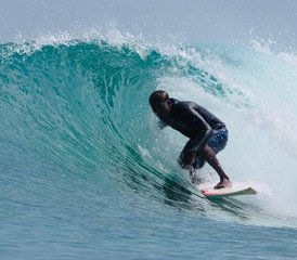 10 días de retiro de surf con olas poco concurridas y esnórquel en Kudahuvadhoo, Maldivas - Photo 3
