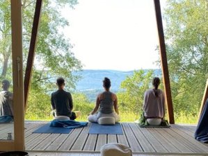 2 jours en week-end de yoga: "Bienveillance et Douceur" dans le Jura Suisse