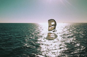 8 días de campamento de wingfoil en Lo Stagnone con excursiones y cata de vinos en Sicilia, Italia