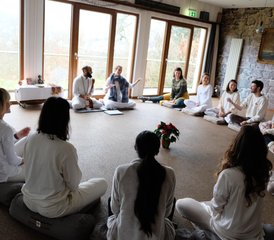 21 días de profesorado de yoga de 200 horas multiesilo en Heimbach, Eifel, Alemania - Photo 3
