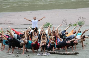 2 jours en stage de yoga en entreprise à Rishikesh, Inde
