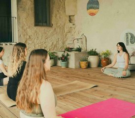 4 jours en stage Yoga et Floraison pour femmes dans la vallée de la Drôme en France - Photo 3