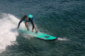 4 jours en stage de surf exaltant à Senggigi, Lombok, Indonésie