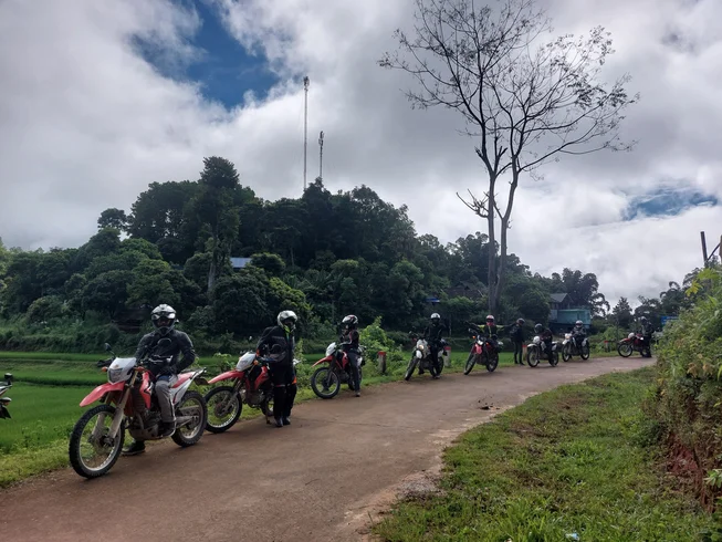 12 Day Guided Motorbike Tour in Vietnam with 2 Days on Cruise photo 2