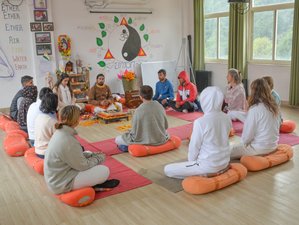 7 jours en retraite de yoga et méditation au bord du Gange à Rishikesh, Inde